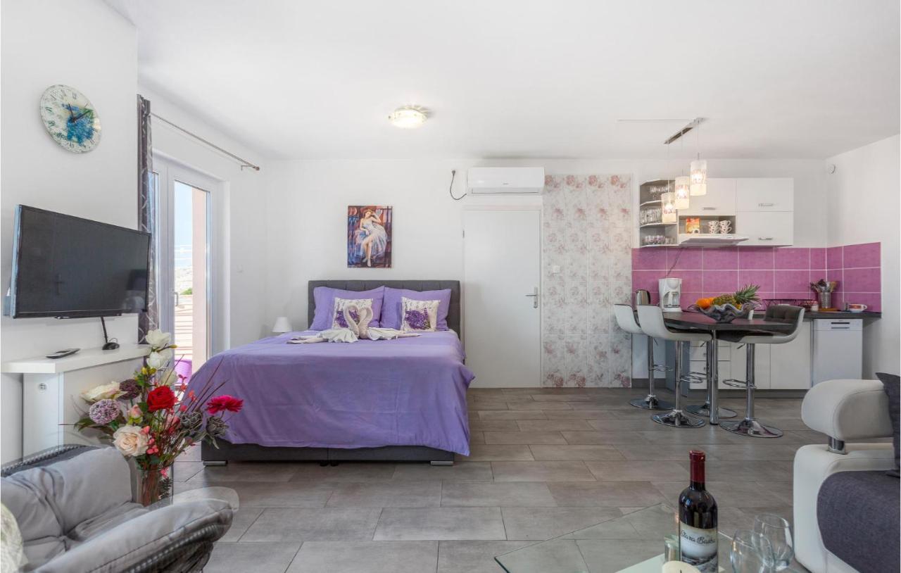 Beautiful Apartment In Stara Baska With Wifi Exteriör bild